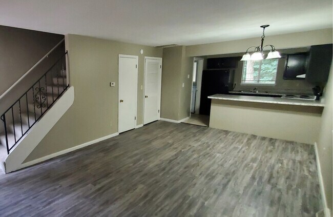 Building Photo - 1500 Terrace View