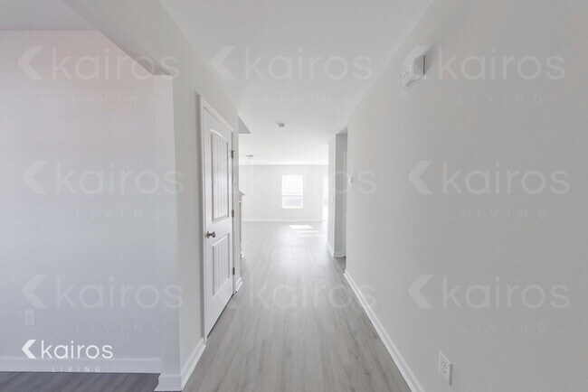 Foto del edificio - 18 Duluth Dr