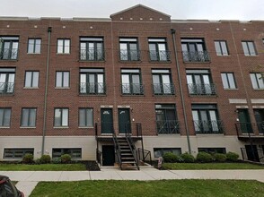 Building Photo - 7016 W Medill Ave