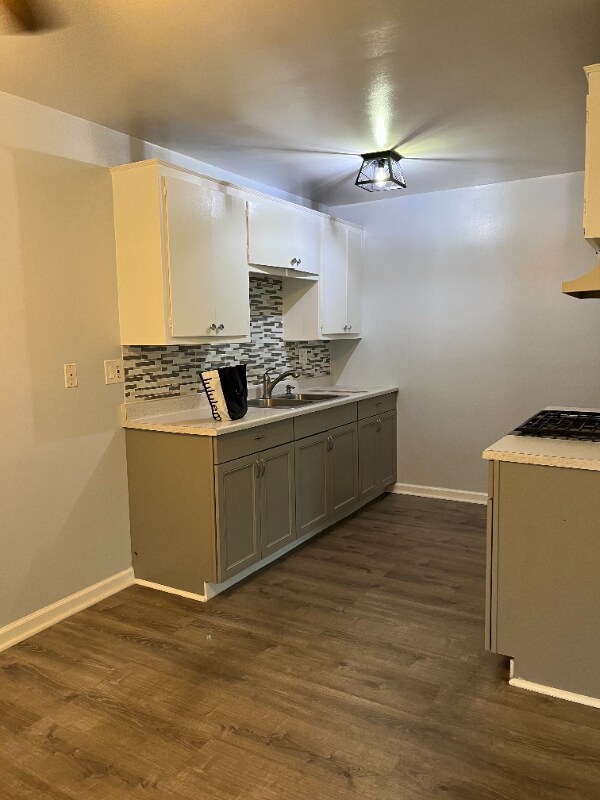 Building Photo - 448 N Fairwood Way