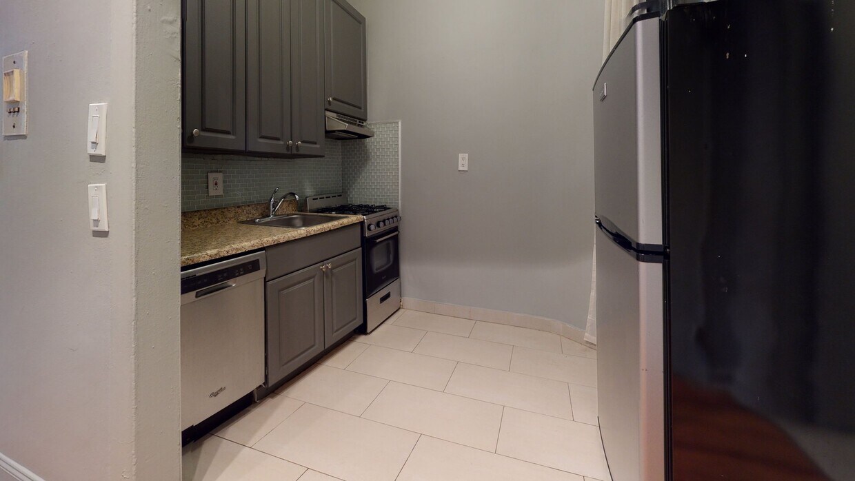 Photo - 334 E 90th St Apartment