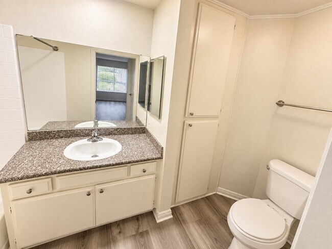 Foto del edificio - 15009 Moorpark St