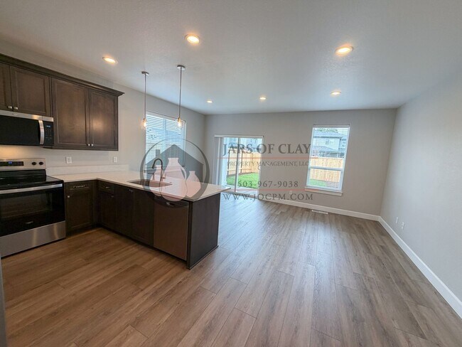 Foto del edificio - 1333/1335 Oppek St NE #2023-LL765