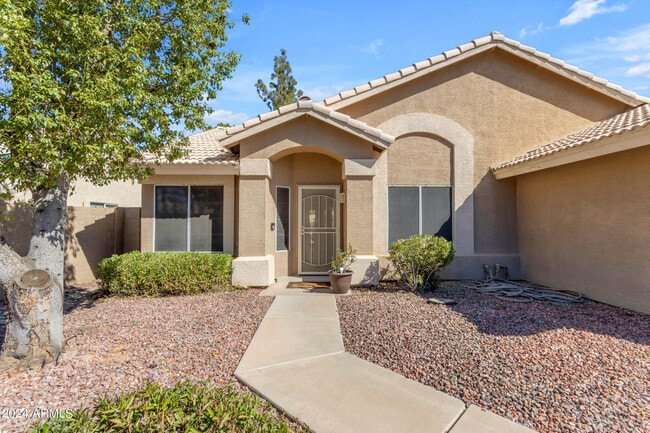 Building Photo - 1114 E Artesian Way