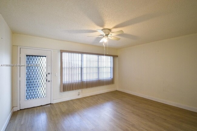 Foto del edificio - 13250 SW 4th Ct