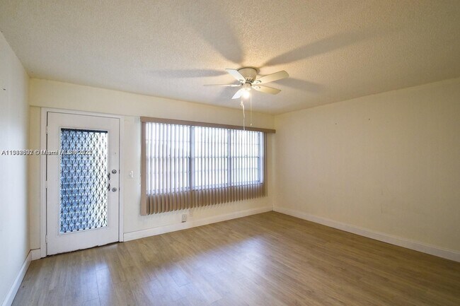 Building Photo - 13250 SW 4th Ct