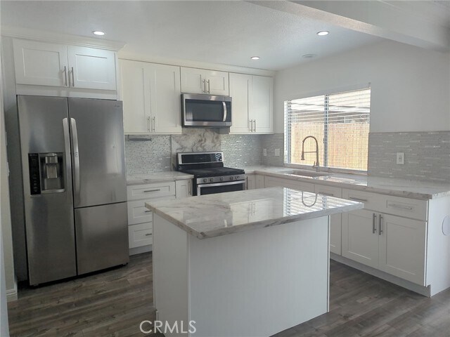 Foto del edificio - 25828 Parsley Ave