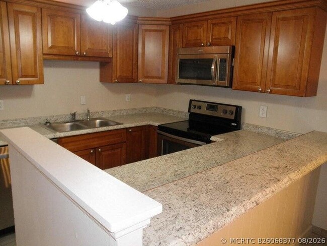 Building Photo - 584 Springdale Cir