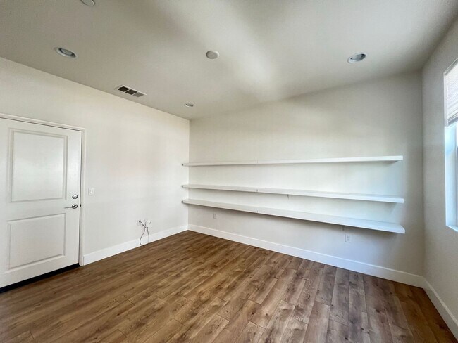 Building Photo - Experience Luxury Living in a Gated Commun...