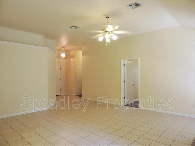 Building Photo - 4601 Stratford Ct