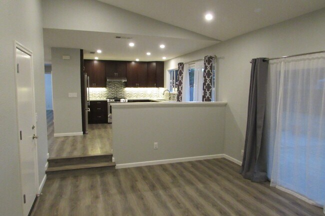 Foto del edificio - Updated 3 Bed, 2 Bath Home Close to Dublin HS