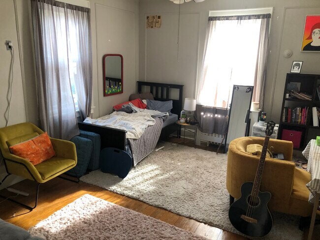Bedroom - 328 Cedar Ave