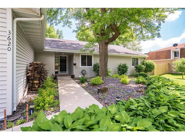 Foto del edificio - 3620 Saratoga Ln N