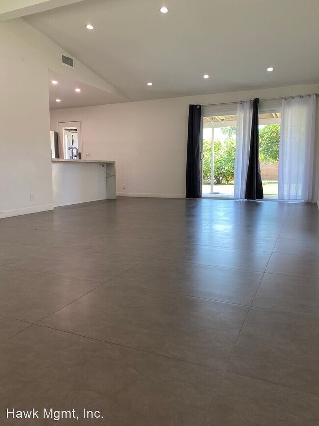 Building Photo - 3 br, 2 bath House - 22844 Cantlay St.