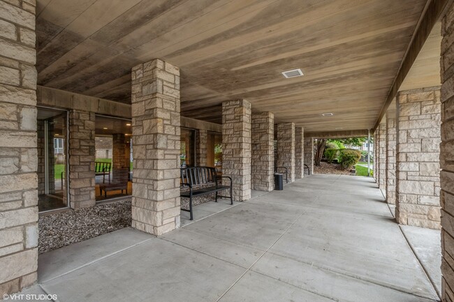 Building Photo - 2400 Archbury Ln