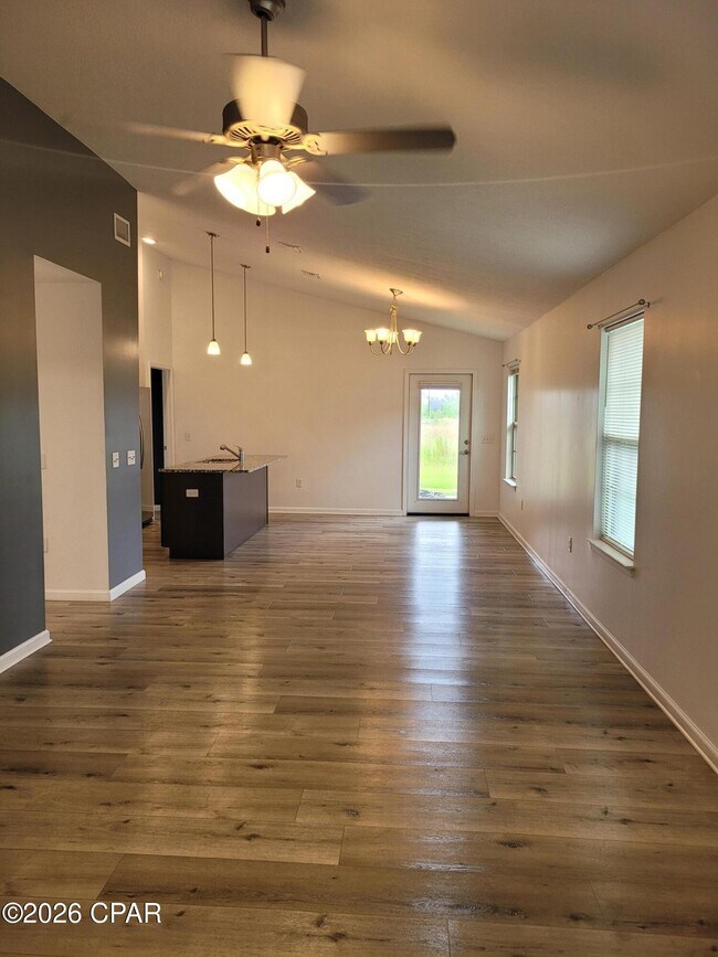 Building Photo - 3326 10 Acre Rd