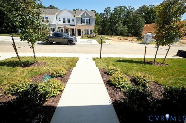 Building Photo - 240 Greenpark Rd