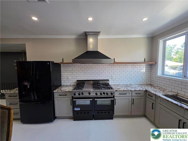 Foto del edificio - 310 Brodhead Ave