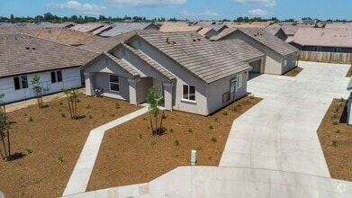 Building Photo - 2506 Oakmont Cir