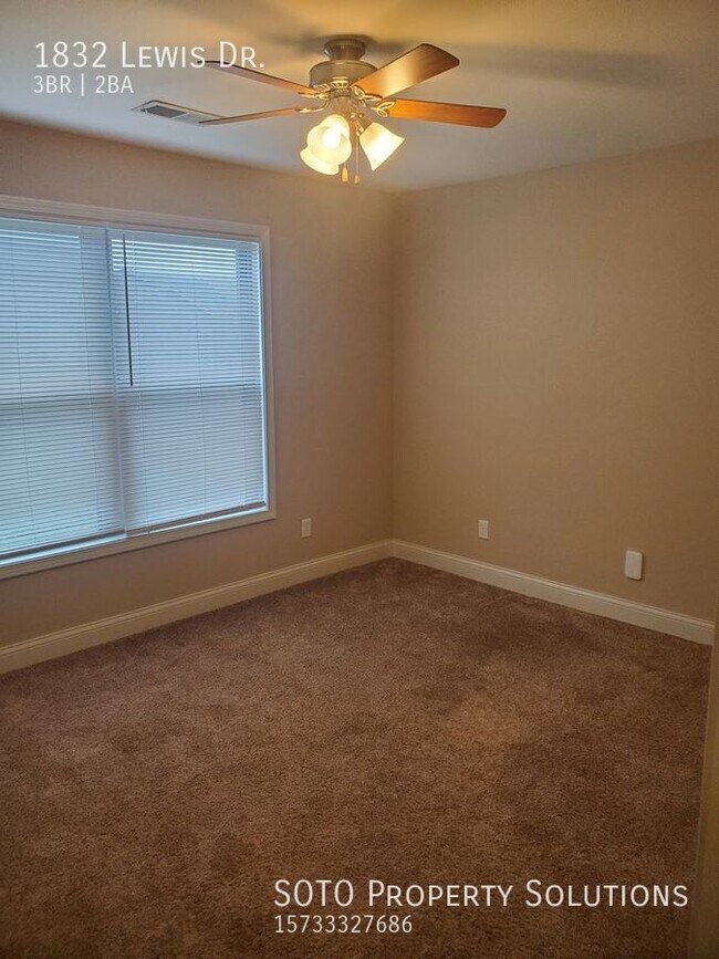 Building Photo - 3 BD / 2 BA Duplex