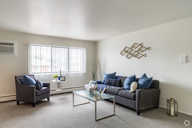 2 habitaciones, 1,5 baños - Ash - 1.175 pies cuadrados - Eastern Lofts Apartment Homes