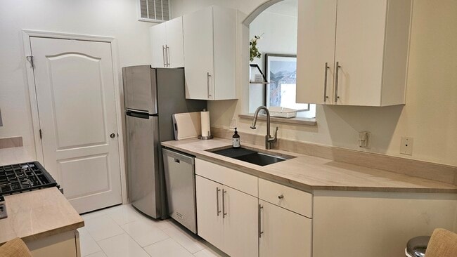 Foto del edificio - 6900 E Princess Dr