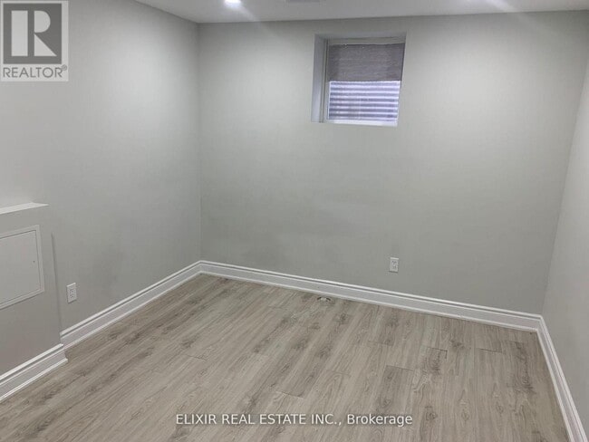 Building Photo - 32 Mayo Ave