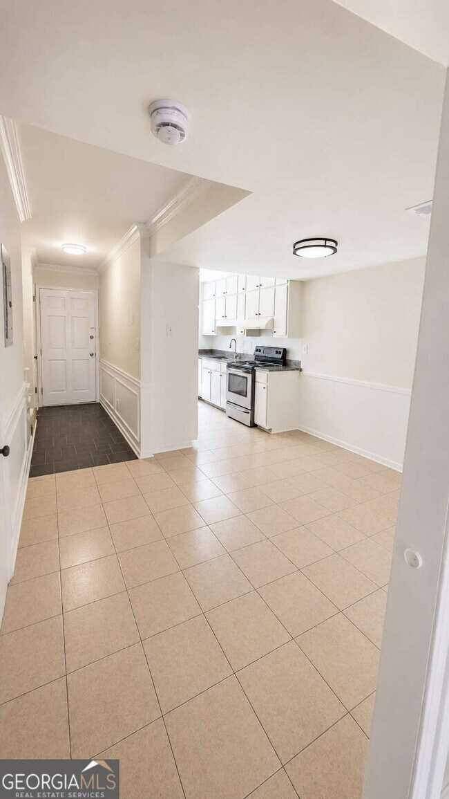 Building Photo - 1175 Forest Vale Dr NW