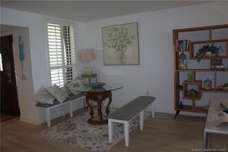 Building Photo - 325 Jimmy Buffett Mem Hwy