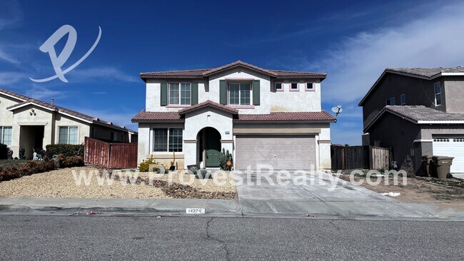 Foto del edificio - 4 Bed, 2.5 Bath Hesperia Home w/Loft!!