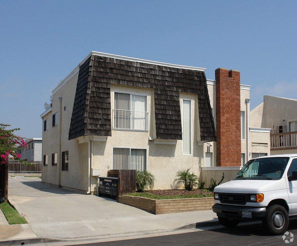 Building Photo - 16712 Sims St