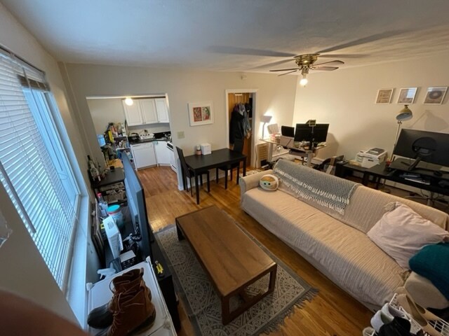 Foto del edificio - 144 Thorndike St