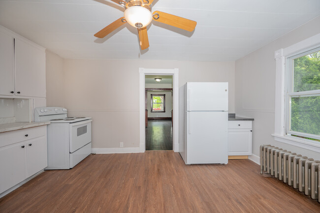 Foto del edificio - 1277 Enfield St