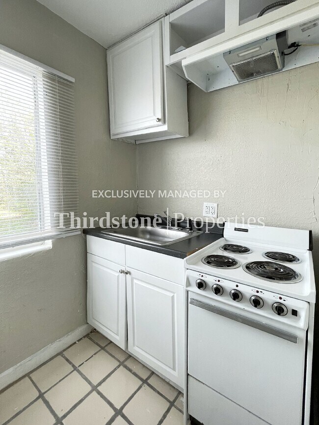 Foto del edificio - 316 E 19th St