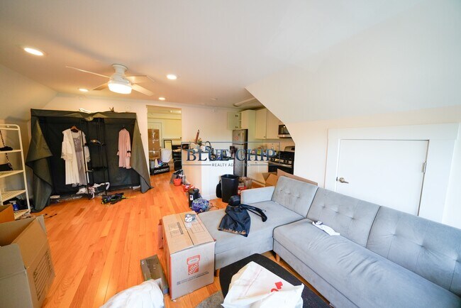 Foto del edificio - 219 Commonwealth Ave