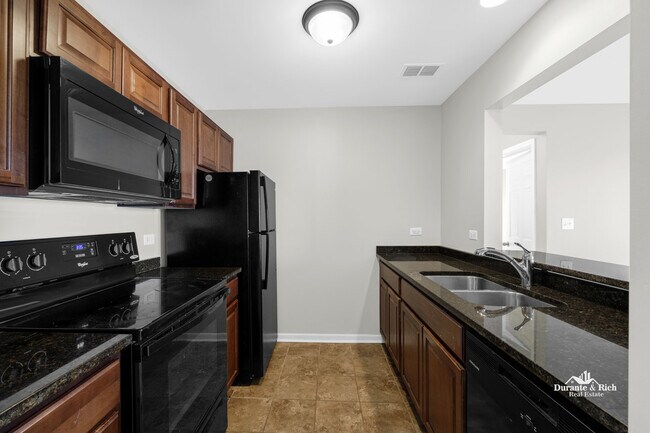 Building Photo - 1363 Cunat Ct