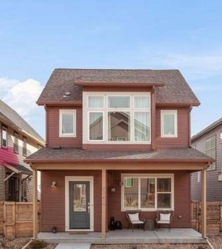 Foto principal - Beautiful 4 bedroom 3.5 bathroom home