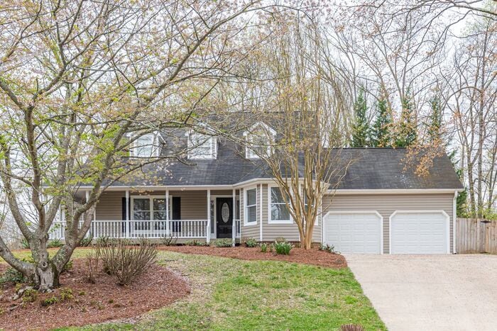 Primary Photo - NW Large Updated Home! LR, DR, Den, FP, Ha...
