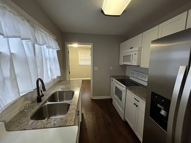 Foto del edificio - 3903 Newson Rd SW