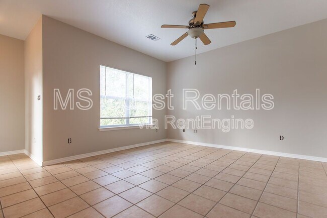 Foto del edificio - 15815 Adam Rd