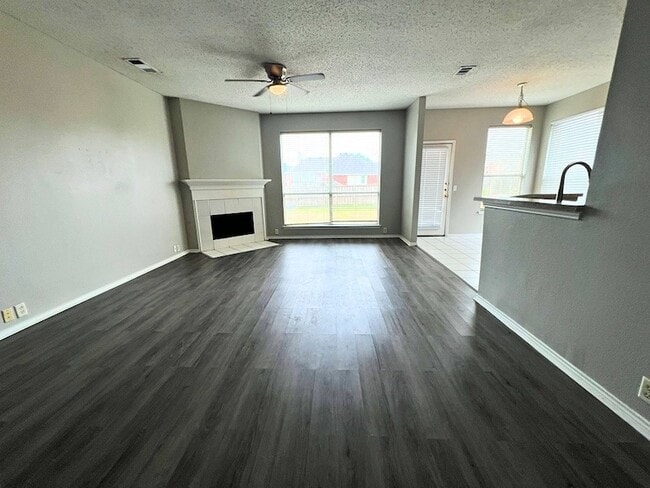 Photo - 2805 Crater Lake Lane Unit House