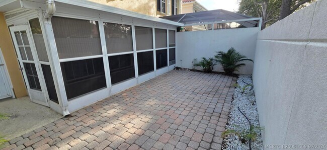 Foto del edificio - 47 Tall Oaks Cir