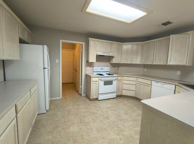 Building Photo - 4302 Pinon Ridge Dr