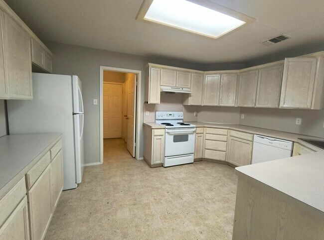 Foto del edificio - Nice and Spacious 3 bedroom, 2 bath home in Southland AVAILABLE NOW!