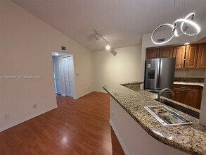 Building Photo - 731 Vista Isles Dr