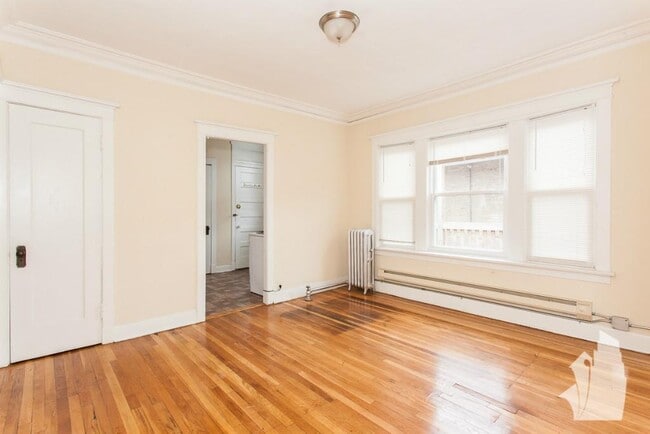 Building Photo - 4427 N Wolcott Ave