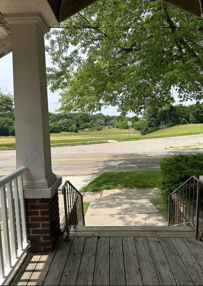 Foto del edificio - 1605 Kearsley Park Blvd