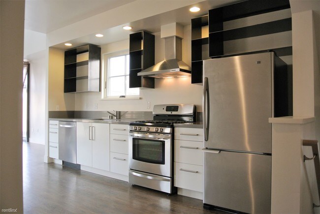 Foto del edificio - 2 br, 2 bath  - 3425 Broadway Apt 100 100