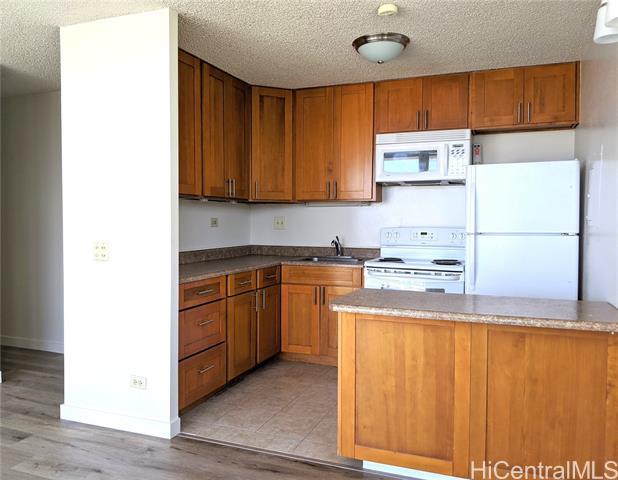 Building Photo - 2754 Kuilei St