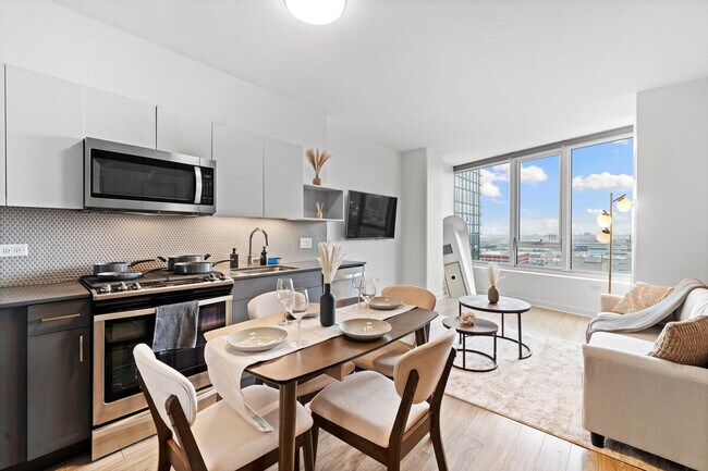 Building Photo - 720 S Wells St